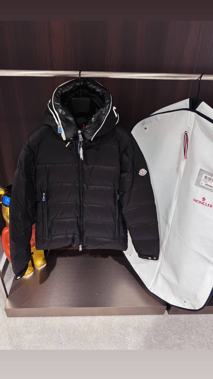 Moncler Hooded Quilted Puffer Jacket – Black