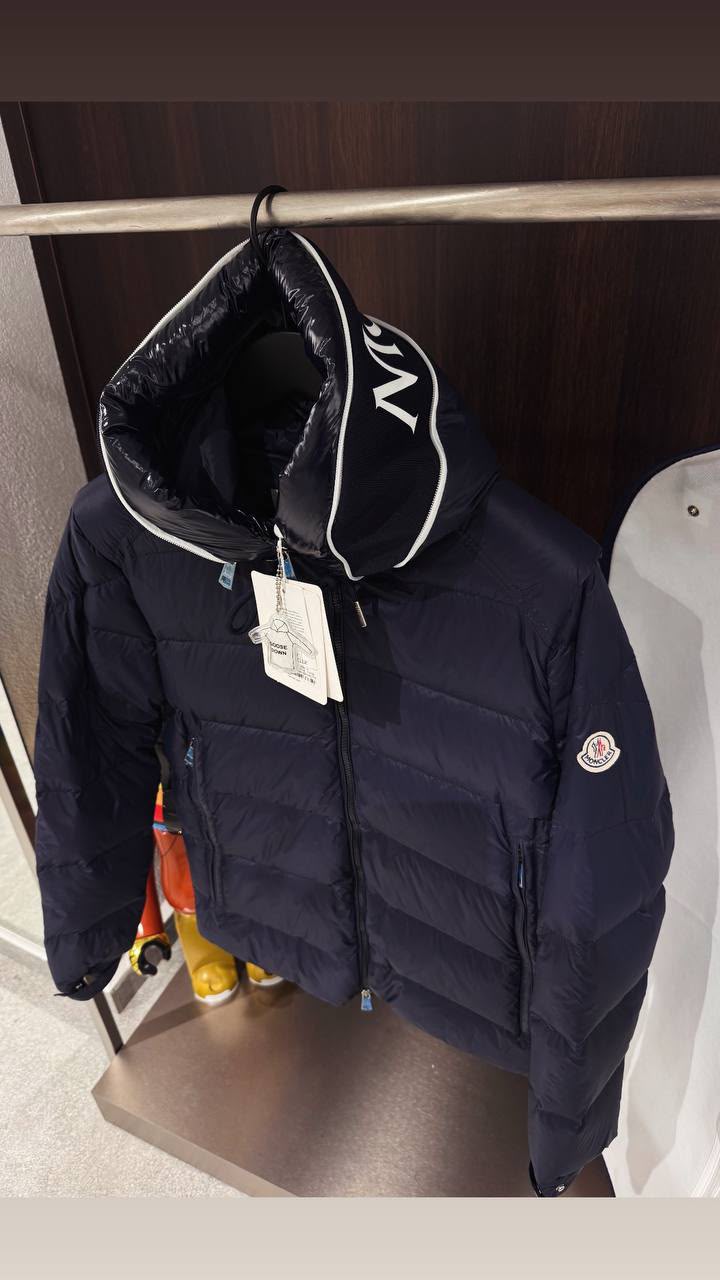 Moncler Hooded Quilted Puffer Jacket – Navy Blue