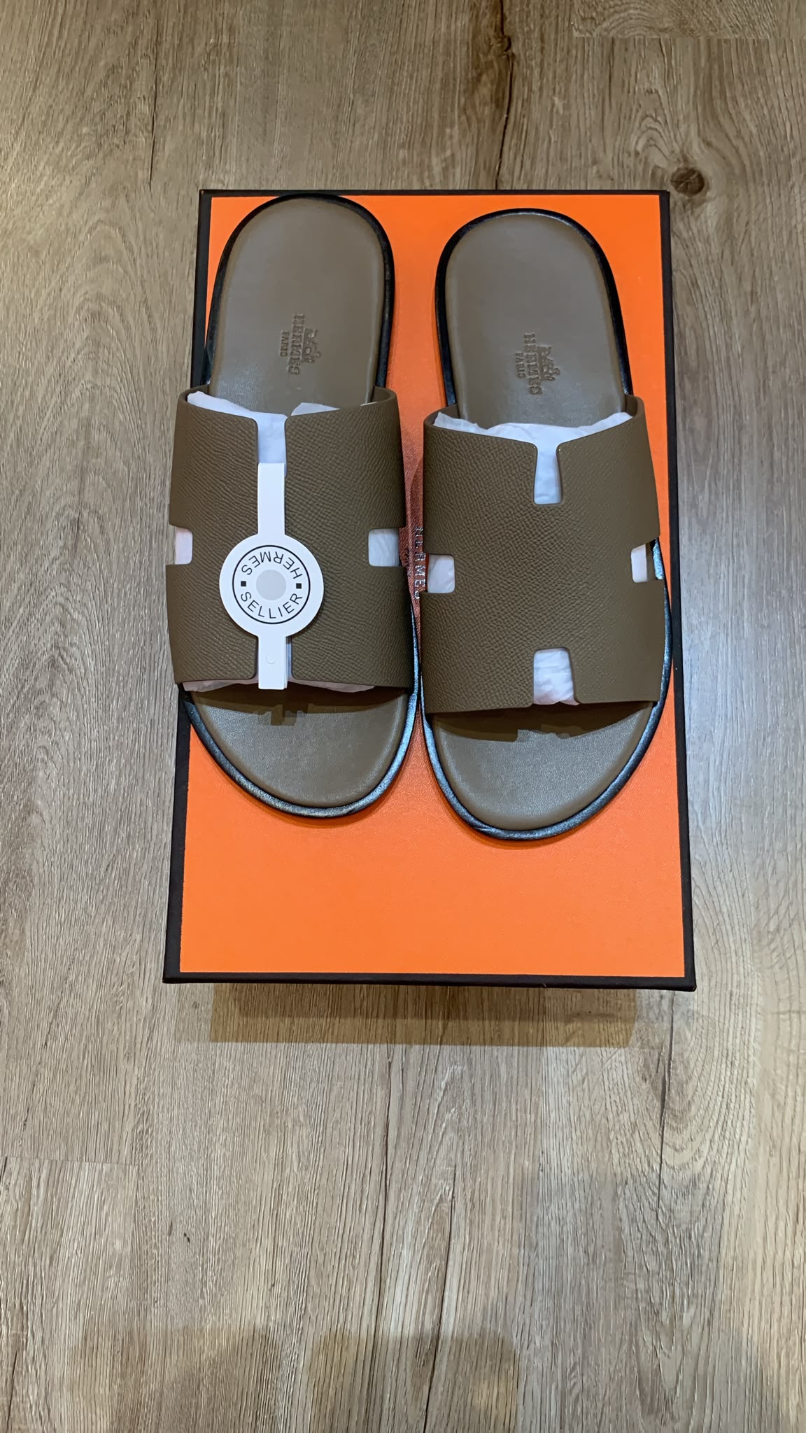 Hermès Izmir Sandals – Étoupe Grained Calfskin