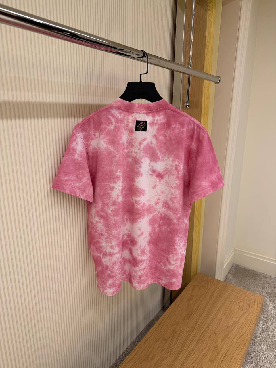 Louis Vuitton Bleached Graphic Printed T-Shirt – Pink