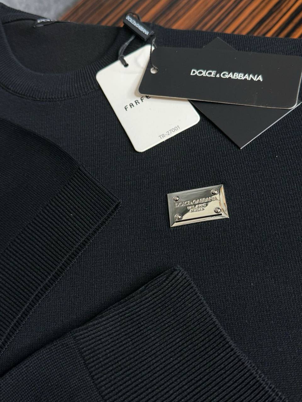 Dolce & Gabbana Logo Plaque Knit T-Shirt – Black